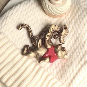 Vintage Disney Winnie the Pooh & Tigger Gold Tone Enamel Pin Brooch